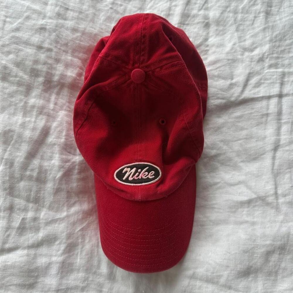 Red vintage nike baseball cap